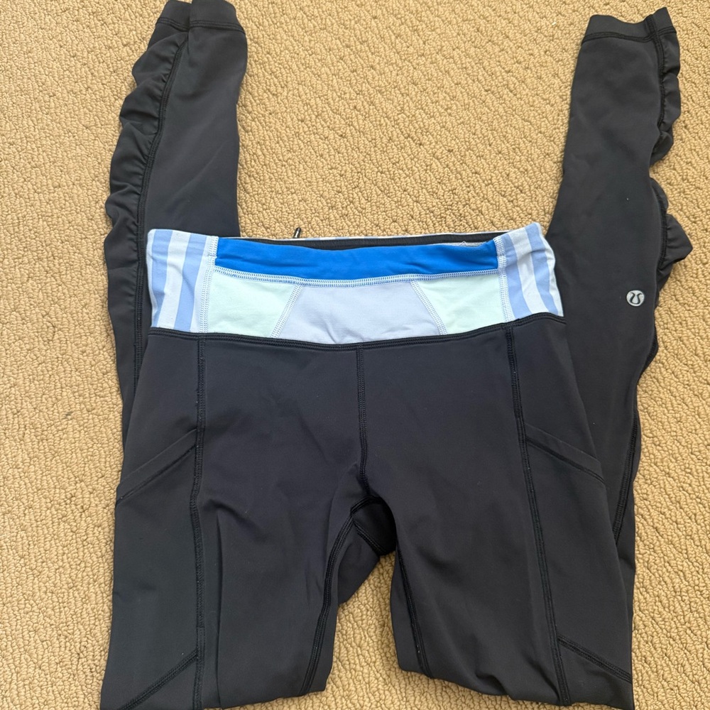 Lululemon wunder under reversible leggings size 4 great condition